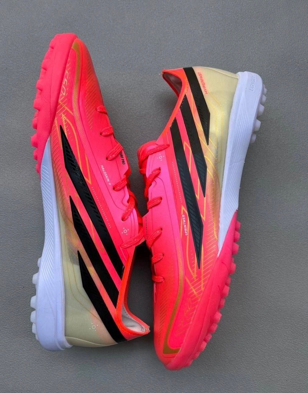 ترتان f50 باللسان ( احمر)