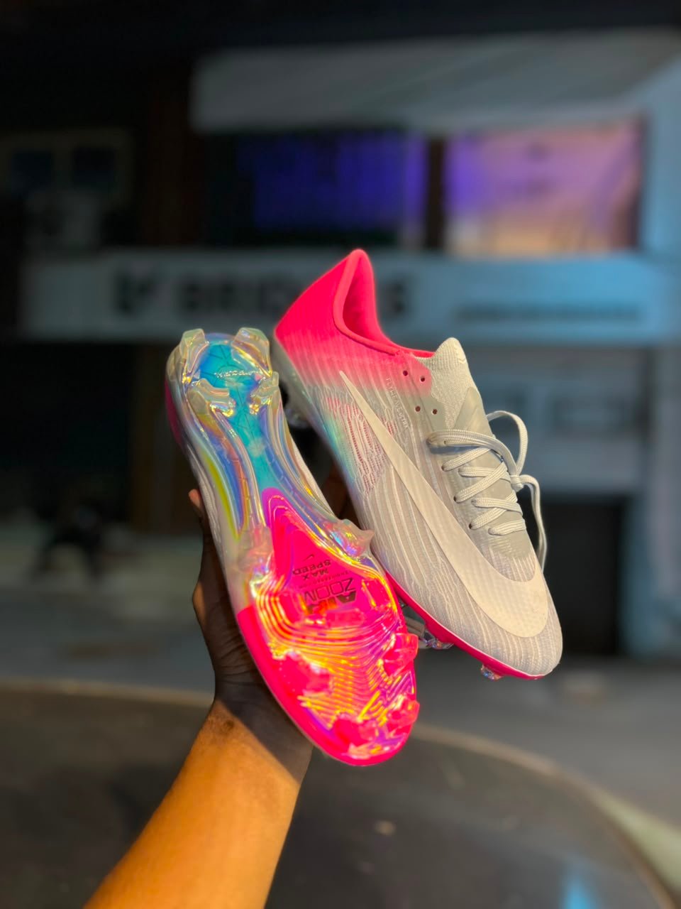 (رمادي في بينك ) Nike Mercurial Vapor 16