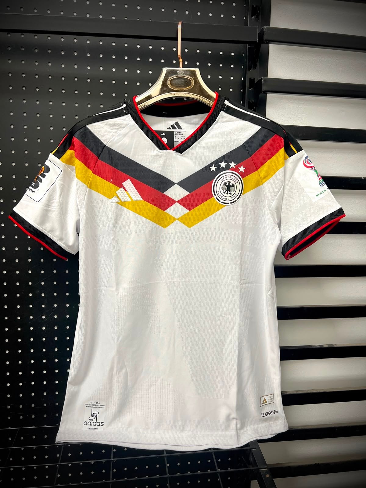 (ابيض) Minya T-shirt