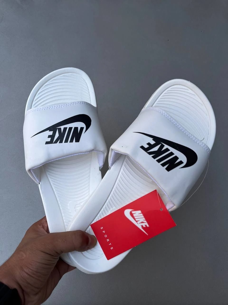 (ابيض في ااسود) Nike Tech