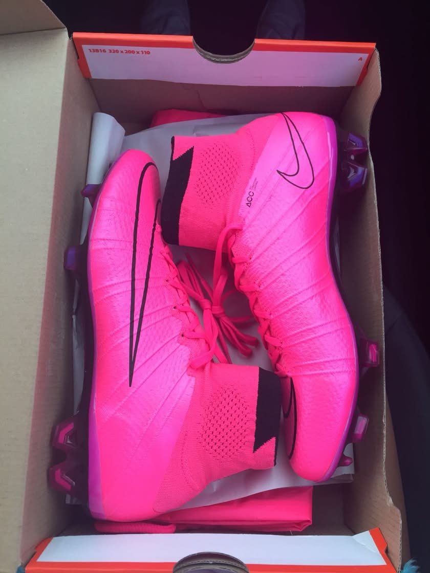 (بينك) Nike Mercurial Superfly