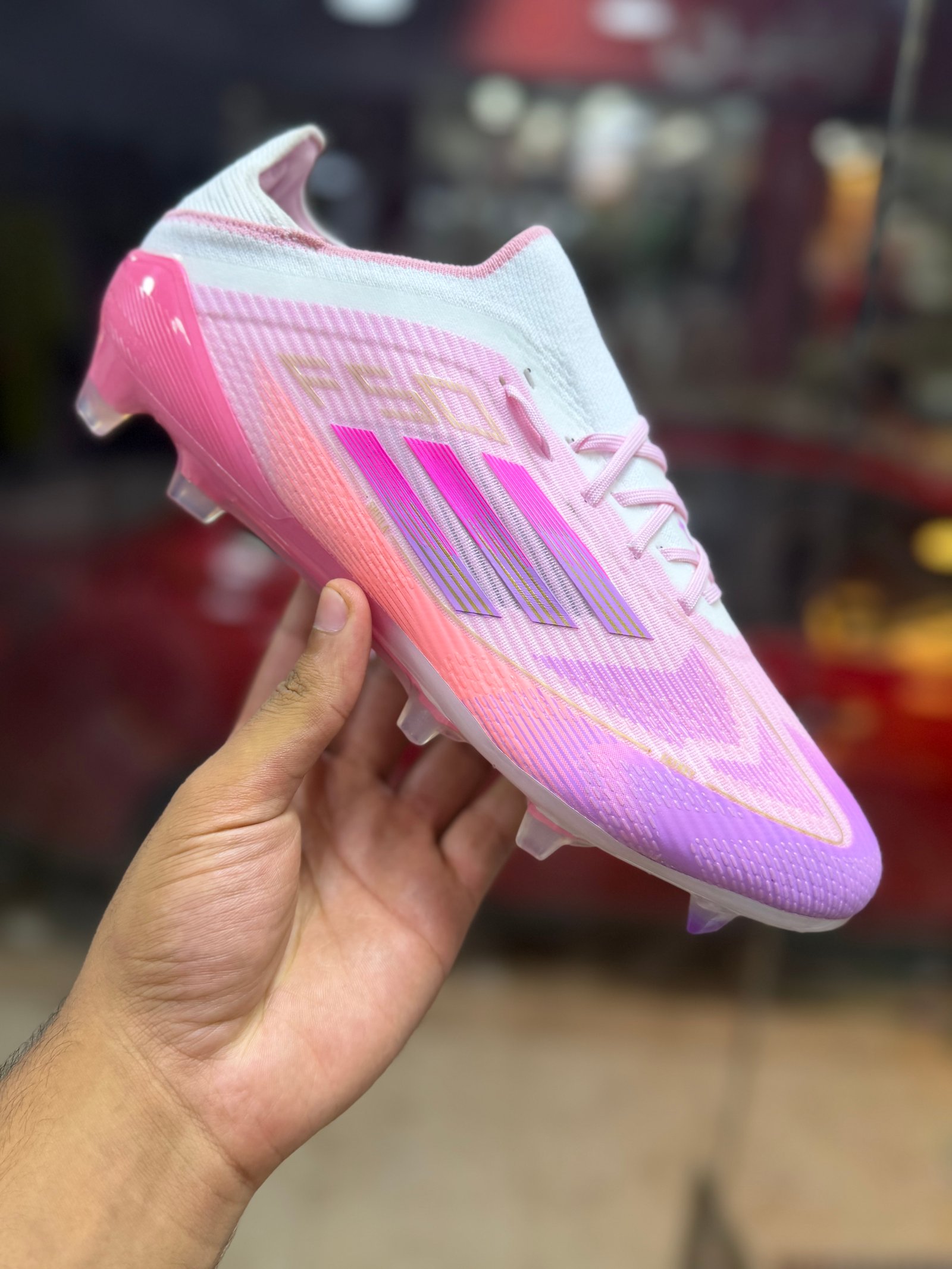 (بينك) F50 برباط